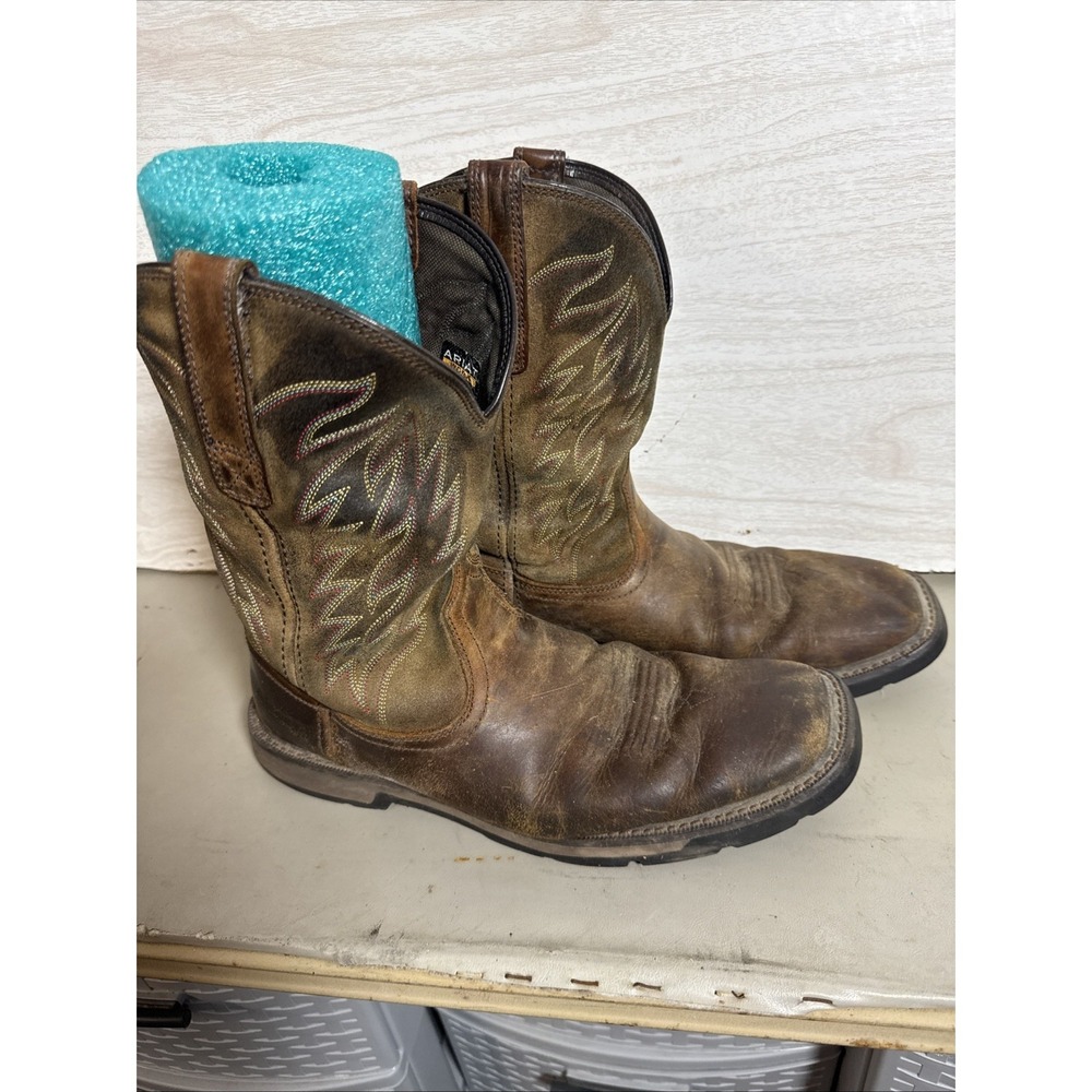 Ariat Men's Groundbreaker wide square toe work boots in a brown leather Sz 10ee